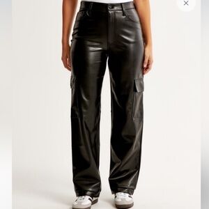 NWOT Abercrombie and Fitch The Relaxed ‘90s High Rise Leather Cargo plants